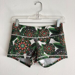 FLEO Mid Rise Short Tropical Floral